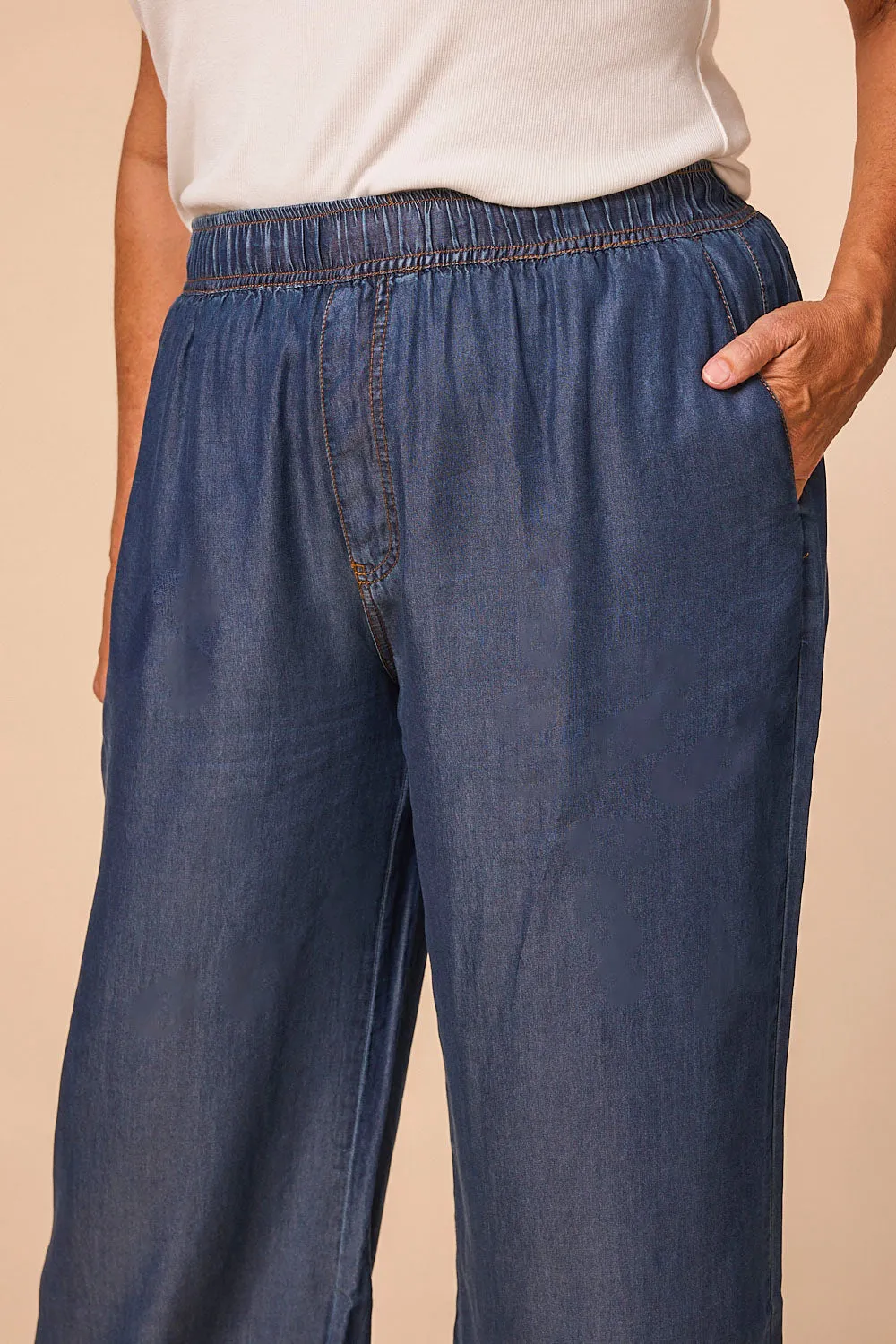 Breezy Cropped Relaxed Tencel Pant in Mid Wash