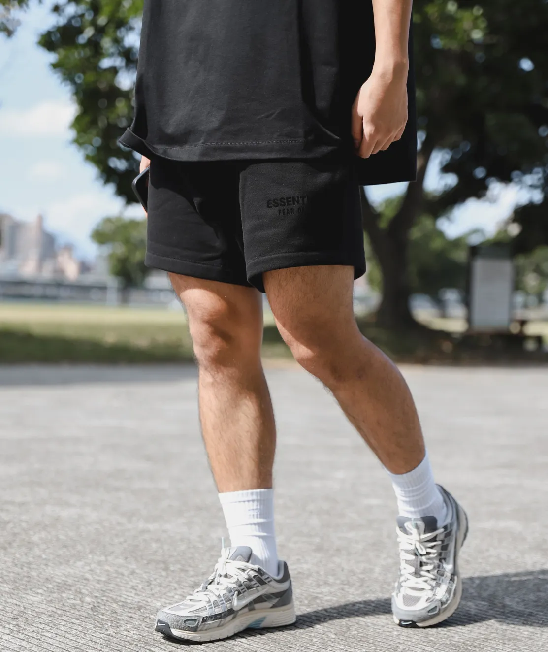 FOG FEAR Of GOD ESSENTIALS SWEATSHORT BLACK 【160BT232000F】