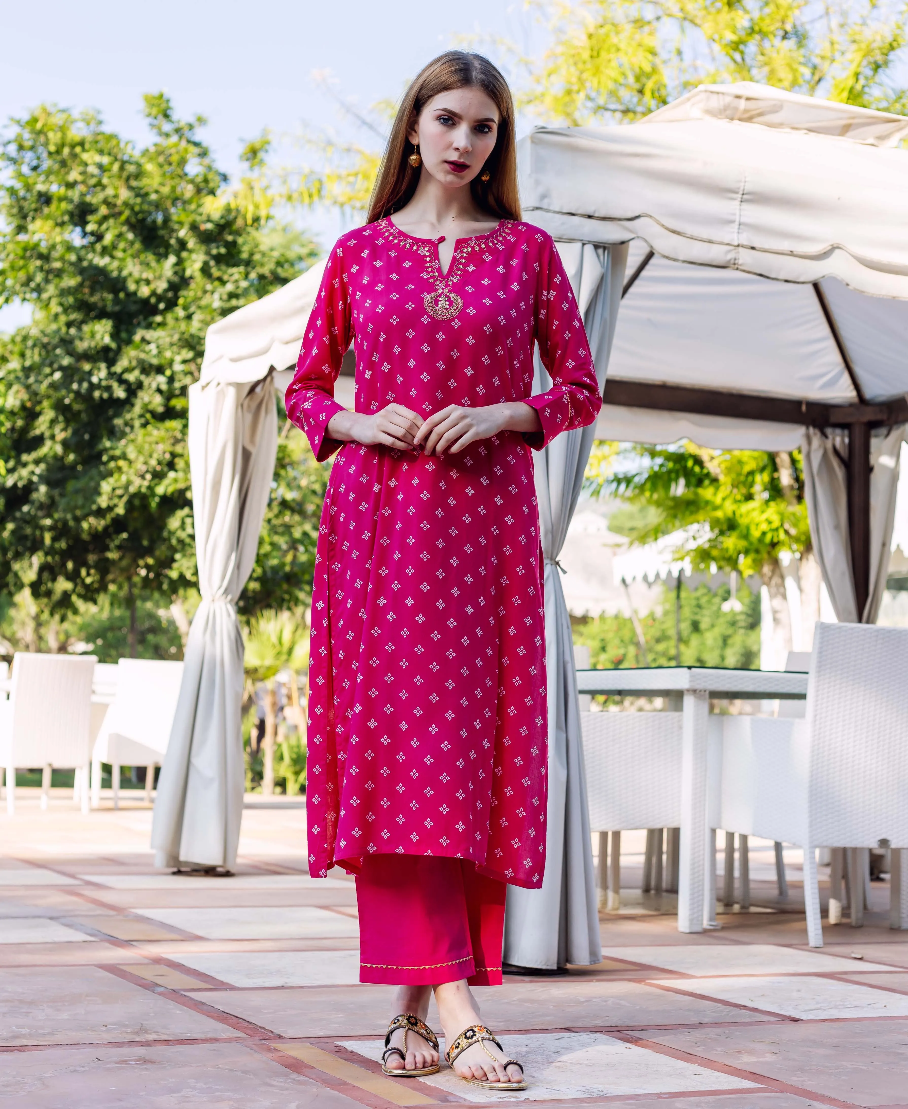 Magenta Bandhej Printed Embroidered Kurta