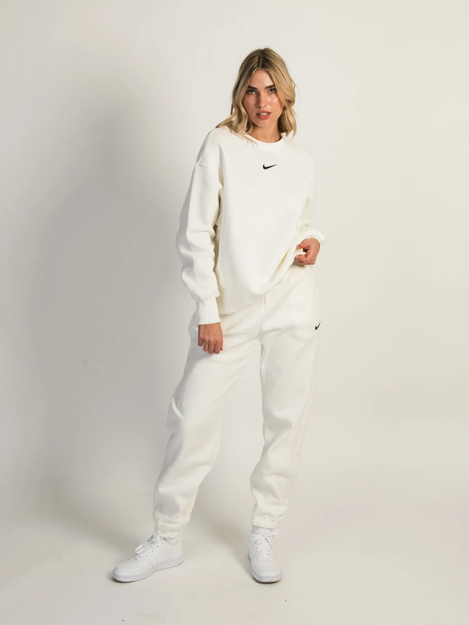 NIKE SPORTSWEAR PHOENIX OVERSIZED SWEATPANTS