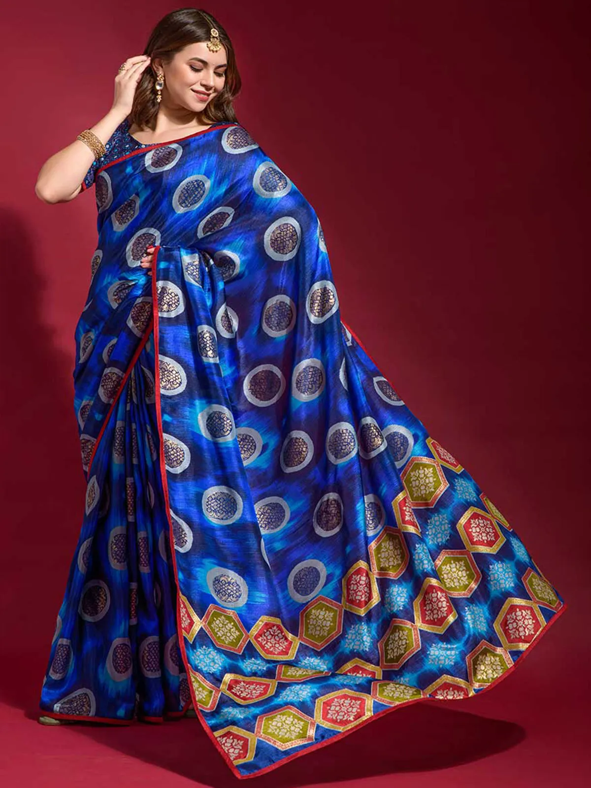 Odette Women Blue Silk Blend Saree With Blouse Piece