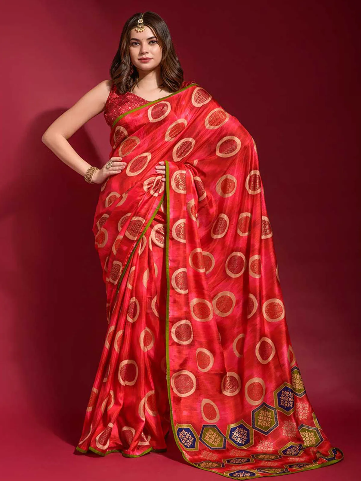 Odette Women Red Georgette Saree With Blouse Piece