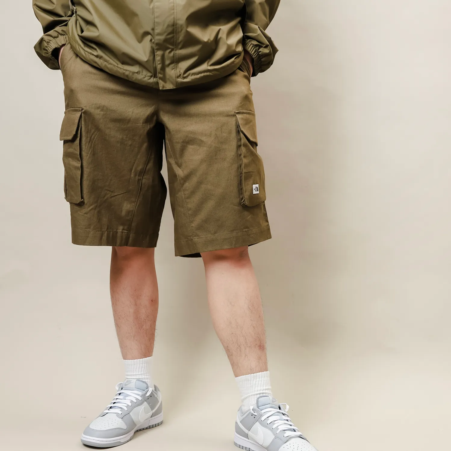 The North Face Large Pocket Shorts [NF0A5JWQ37U]